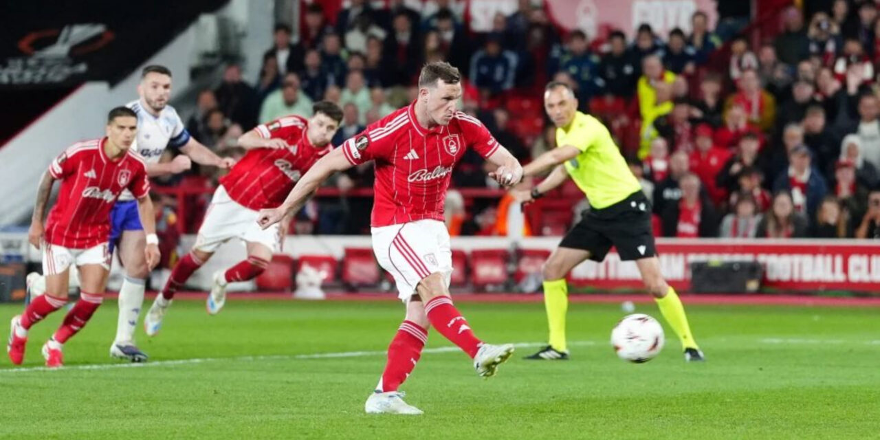 Con penal, Nottingham Forest vence 1-0 a Aston Villa en ida de semifinal de Liga Europa