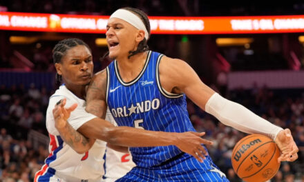 Banchero anota 31, Bane suma 25 y el Magic vence 123-107 a los Pistons