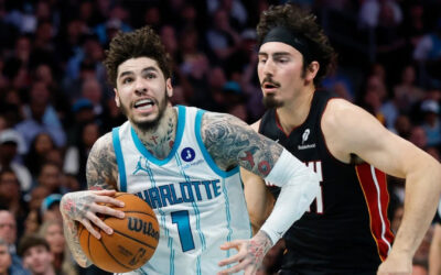 LaMelo Ball y un bloqueo de Miles Bridges sobre la bocina le dan a los Hornets una victoria de 127-126 sobre el Heat en el play-in