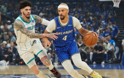 Magic aplastan a Hornets 121-90 en el partido de repesca y avanzan para enfrentarse a los Pistons en la primera ronda de los playoffs.