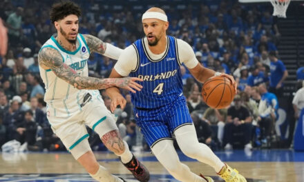 Magic aplastan a Hornets 121-90 en el partido de repesca y avanzan para enfrentarse a los Pistons en la primera ronda de los playoffs.