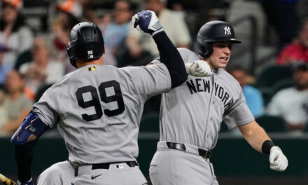 Judge y Rice conectan jonrones seguidos e igualan a Mantle y Berra; Yankees vencen 4-2 a Rangers