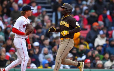 Los Padres vencieron a los Red Sox 3-2 en el Fenway Park con un sencillo productor de Laureano