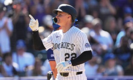 Moniak y Karros conectan jonrones y los Rockies vencen 9-6 a los Dodgers