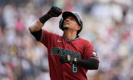 Vargas y los Diamondbacks remontan para vencer 12-7 a Padres y dividir triunfos en Ciudad de México