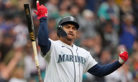 Josh Naylor explota con dos jonrones y cinco impulsadas en la barrida de Marineros a Astros