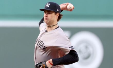 Schlitter vence nuevamente a los Medias Rojas y guía a los Yankees a una victoria de 4-2