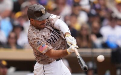 Padres superan 7-2 a Rockies y completan barrida