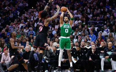 Los Celtics arruinan el regreso de Embiid y vencen a los 76ers para tomar la delantera en la serie por 3-1.