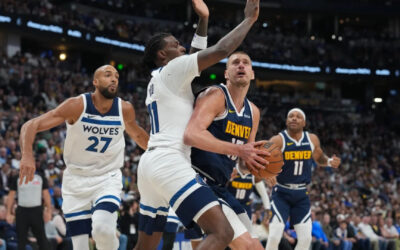 Jokic logra un triple-doble y los Nuggets evitan la eliminación ante los Timberwolves con una victoria de 125-113.