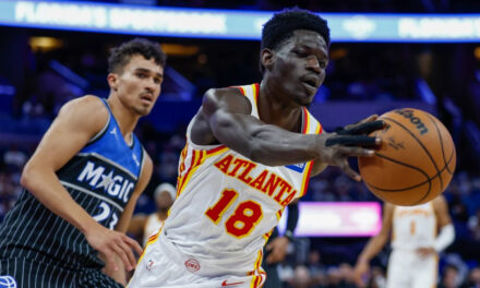 Hawks arrollan 130-101 al Magic para su 17ma victoria en 19 juegos