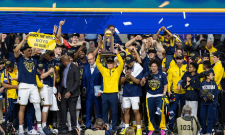 Michigan conquista su segundo título nacional al vencer 69-63 a UConn
