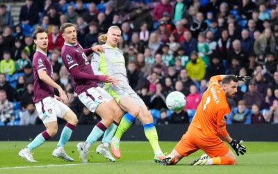 Manchester City City lidera la Premier. Gol de Haaland desciende a Burnley