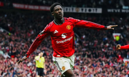 Manchester United vence 3-2 al Liverpool y volverá a la Champions tras 2 años de ausencia