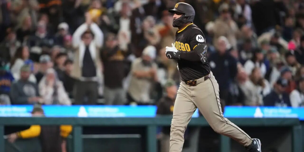 Castellanos, Durán y Sheets disparan jonrones y Padres vencen a Marineros por 7-4