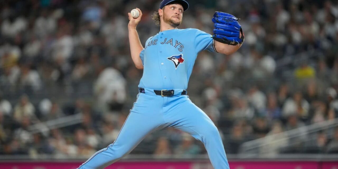 Trey Yesavage supera a Cam Schlittler en un duelo estelar y los Blue Jays vencen a los Yankees 2-1.
