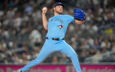 Trey Yesavage supera a Cam Schlittler en un duelo estelar y los Blue Jays vencen a los Yankees 2-1.