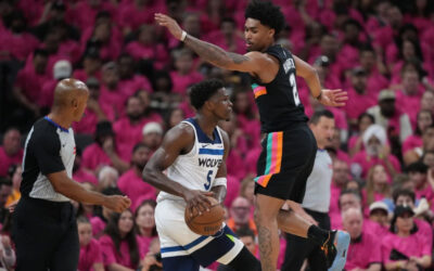 Edwards regresa y los Timberwolves superan el gran partido de Wembanyama para vencer a los Spurs 104-102 en el Juego 1