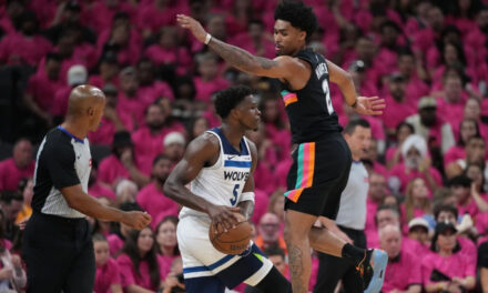 Edwards regresa y los Timberwolves superan el gran partido de Wembanyama para vencer a los Spurs 104-102 en el Juego 1