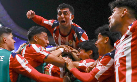 Chivas remontó a Tigres y avanzó a Semifinales