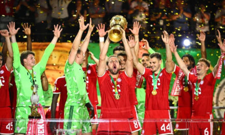 Triplete de Kane lleva al Bayern Múnich al título de Copa alemana al vencer al Stuttgart en la final