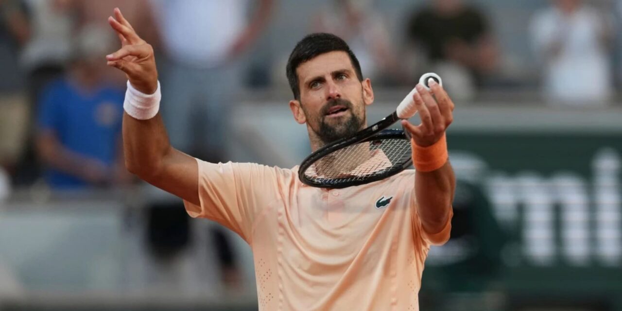 Djokovic consigue triunfo en medio de ola de calor