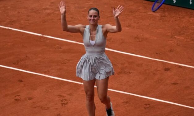 Kostyuk sorprende a la 4 veces campeona Iga Swiatek en un gran día para Ucrania en Francia