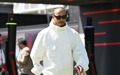 Lewis Hamilton afirma que seguirá en la F1 a pesar de que hay quienes intentan retirarlo.