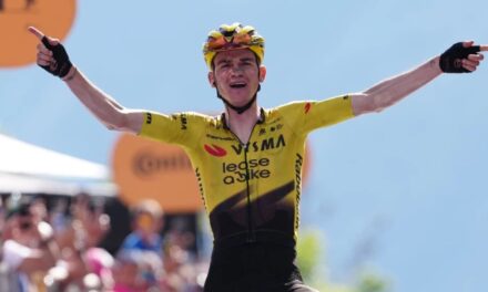 Kuss gana en solitario la brutal etapa reina del Giro y Vingegaard sigue de rosa