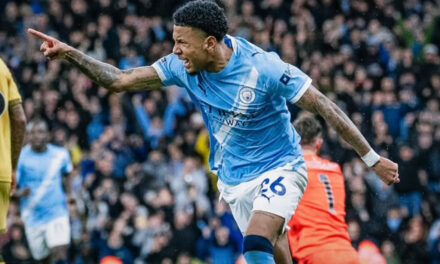 Manchester City mantiene el asedio a Arsenal con triunfo 3-0 ante Crystal Palace