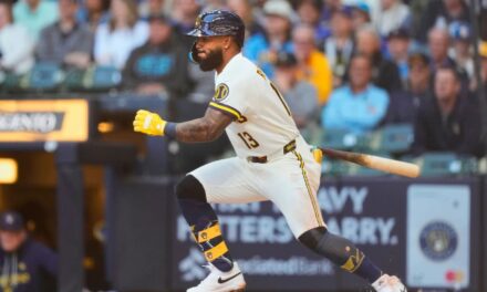 Luis Rengifo impulsa 3 carreras y Cerveceros derrotan 7-1 a Padres