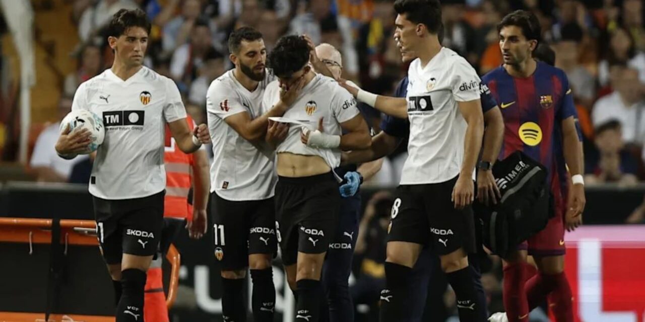 El Valencia remonta al Barcelona, pero se queda sin Europa