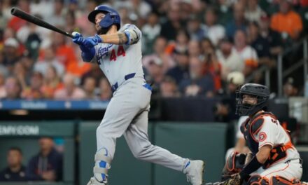 Andy Pagés dispara tres jonrones e impulsa seis carreras en paliza de Dodgers 12-2 sobre Astros