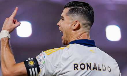 Cristiano Ronaldo marca su gol número 100 en la Saudi Pro League.