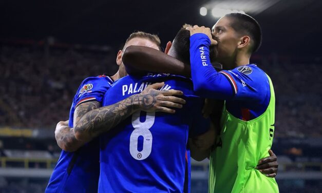 Cruz Azul se impone a Chivas y es finalista