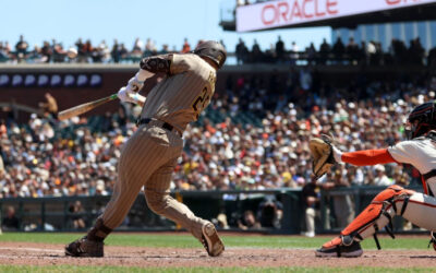 Ty France pega un triple de dos carreras en la séptima y los Padres ganan 5-1 a Gigantes