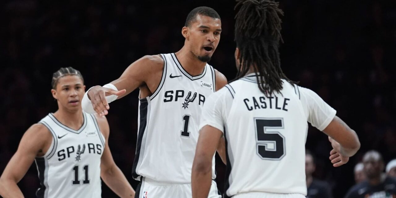 Stephon Castle aportó 32 puntos a los Spurs en una aplastante victoria por 139-109 para eliminar a los Timberwolves en el sexto partido.