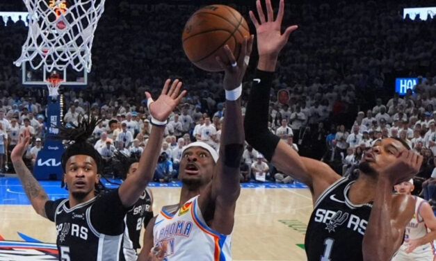 Thunder vence a Spurs 127-114 y queda a un triunfo de las Finales de la NBA