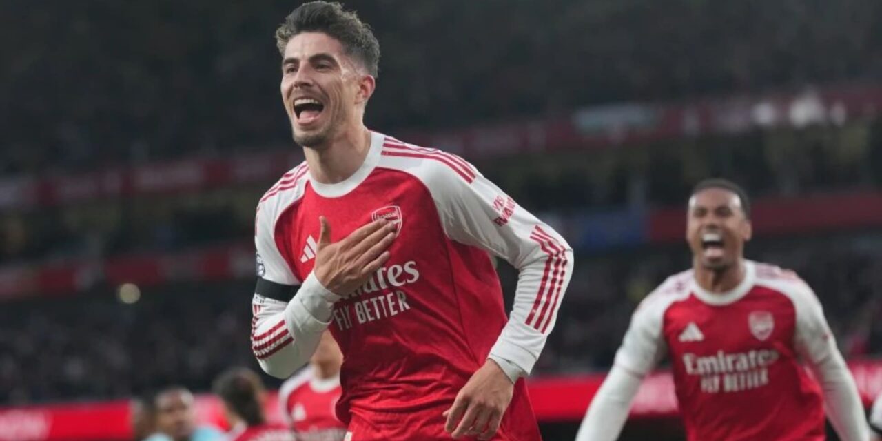 Arsenal vence al Burnley y está al borde del título de la Liga Premier