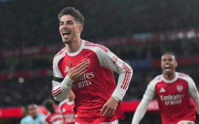 Arsenal vence al Burnley y está al borde del título de la Liga Premier