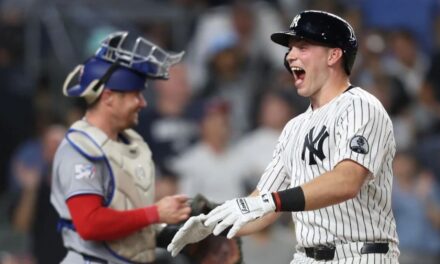 Yankees logran vencer 5-4 a los Azulejos