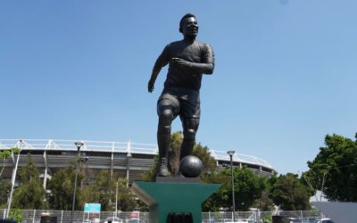 Una imponente estatua de Pelé fue inaugurada en Guadalajara antes del Mundial.