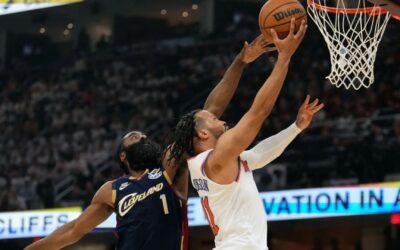Los Knicks se colocan a una victoria de las Finales de la NBA tras derrotar a los Cavaliers por 121-108.
