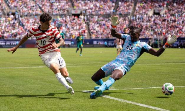Pulisic pone fin a su sequía goleadora, en victoria de Estados Unidos sobre Senegal por 3-2 en un partido de preparación para el Mundial.