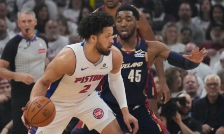 Mitchell suma 35 puntos y los Cavaliers vencen a los Pistons 116-109 en el tercer partido