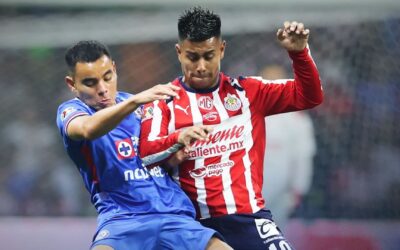 Cruz Azul y Chivas empatan en las Semifinales de ida