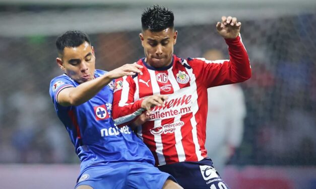 Cruz Azul y Chivas empatan en las Semifinales de ida