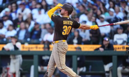 Gavin Sheets y Lucas Giolito lideran a los Padres en su victoria sobre los Mariners por 8-3, completando así la barrida de la temporada.