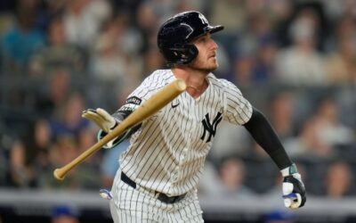 Bellinger y Chisholm conectaron jonrones de dos carreras en la remontada de los Yankees sobre los Blue Jays por 7-6.