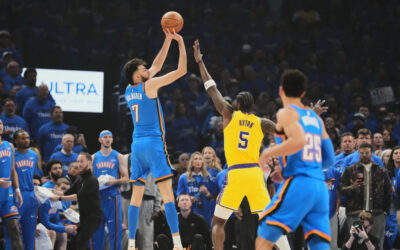 Holmgren anota 24 puntos y Thunder vence a Lakers 108-90 en 1er juego de su serie